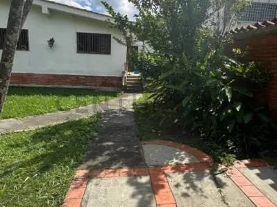 Casa en venta - $400k